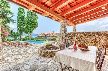 Mlini 4-Bedroom Villa for Up to 10 Guests