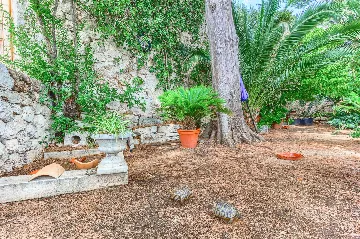 Mlini 4-Bedroom Villa for Up to 10 Guests