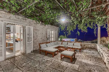 Mlini 4-Bedroom Villa for Up to 10 Guests