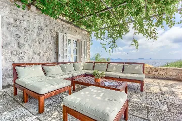 Mlini 4-Bedroom Villa for Up to 10 Guests