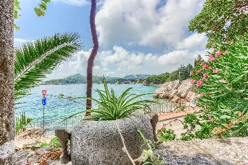 Mlini 4-Bedroom Villa for Up to 10 Guests