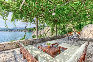 Mlini 4-Bedroom Villa for Up to 10 Guests