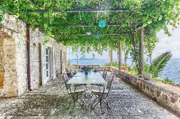 Mlini 4-Bedroom Villa for Up to 10 Guests