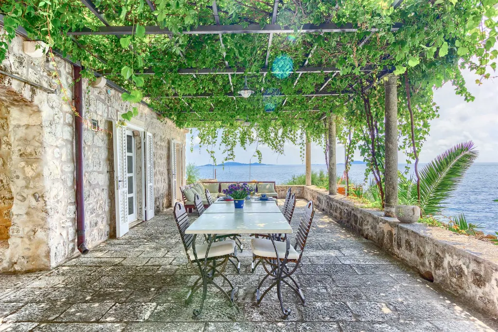 Mlini 4-Bedroom Villa for Up to 10 Guests
