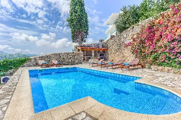 Mlini 4-Bedroom Villa for Up to 10 Guests