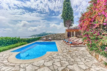 Mlini 4-Bedroom Villa for Up to 10 Guests