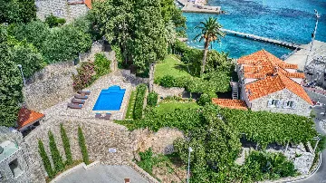 Mlini 4-Bedroom Villa for Up to 10 Guests