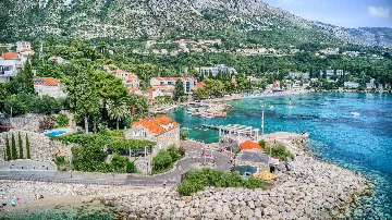 Mlini 4-Bedroom Villa for Up to 10 Guests