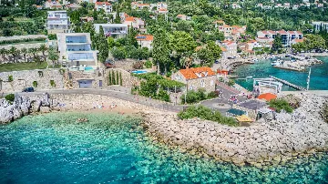 Mlini 4-Bedroom Villa for Up to 10 Guests