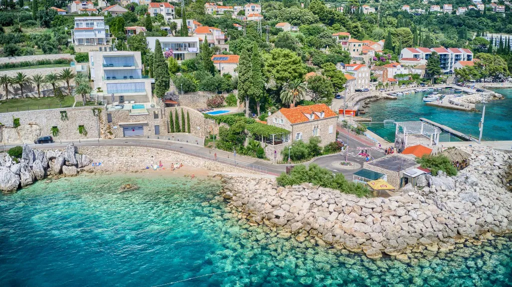 Mlini 4-Bedroom Villa for Up to 10 Guests