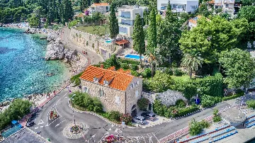 Mlini 4-Bedroom Villa for Up to 10 Guests