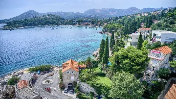 Mlini 4-Bedroom Villa for Up to 10 Guests