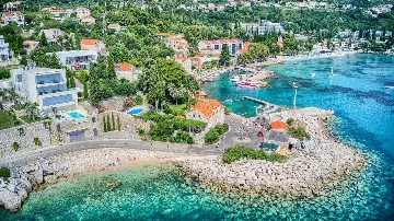 Mlini 4-Bedroom Villa for Up to 10 Guests