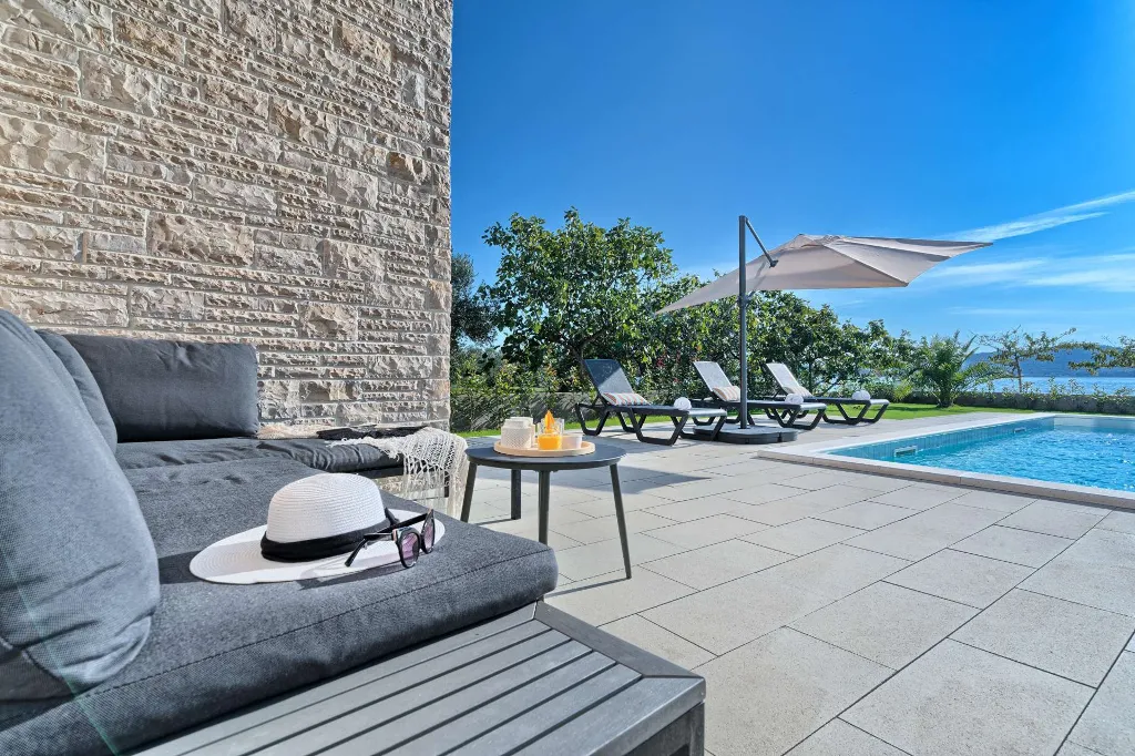 Turanj 4-Bedroom Villa with Private Heated Pool