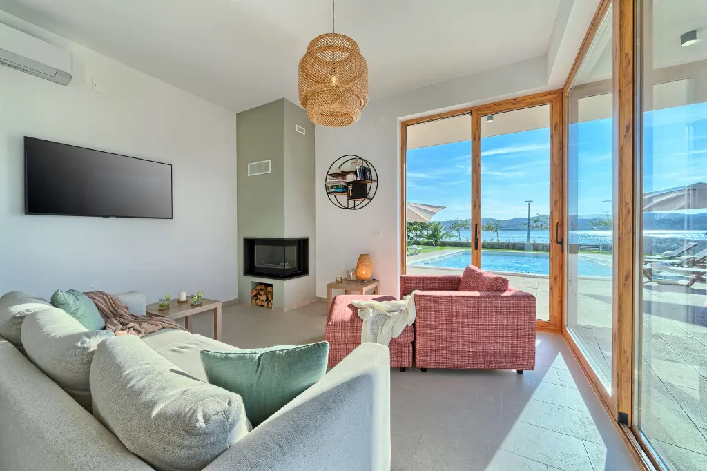 Turanj 4-Bedroom Villa with Private Heated Pool