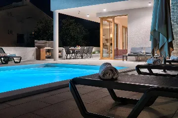 Turanj 4-Bedroom Villa with Private Heated Pool