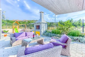 Rovanjska Villa with Heated Pool and Sea Views