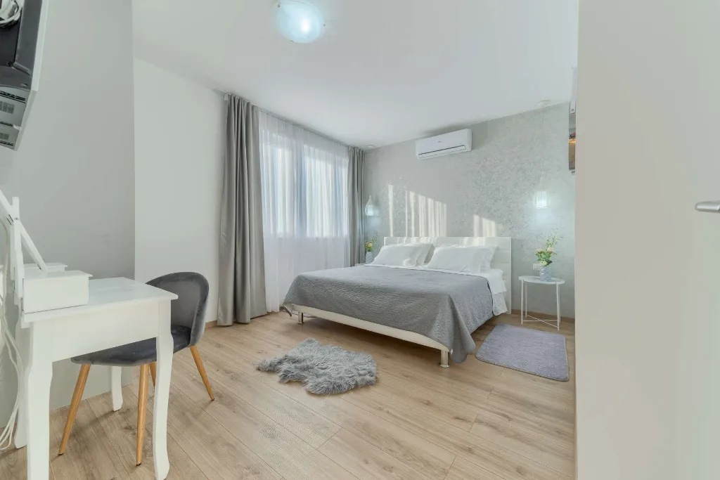 Rovanjska Villa with Heated Pool and Sea Views