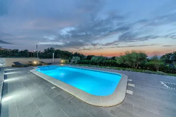 Rovanjska Villa with Heated Pool and Sea Views