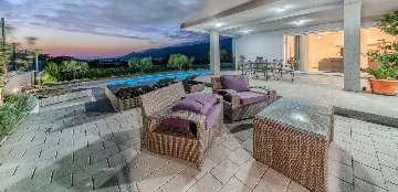 Rovanjska Villa with Heated Pool and Sea Views