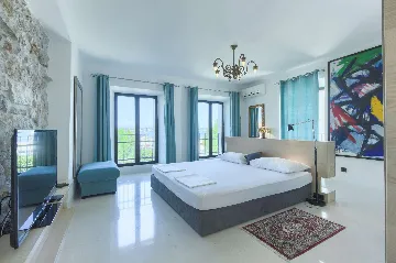 Tkon Villa for 18 Guests with Pool