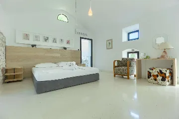 Tkon Villa for 18 Guests with Pool