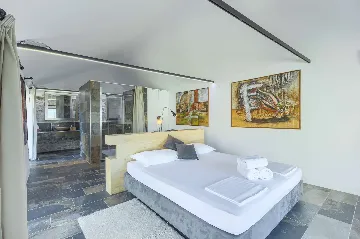 Tkon Villa for 18 Guests with Pool