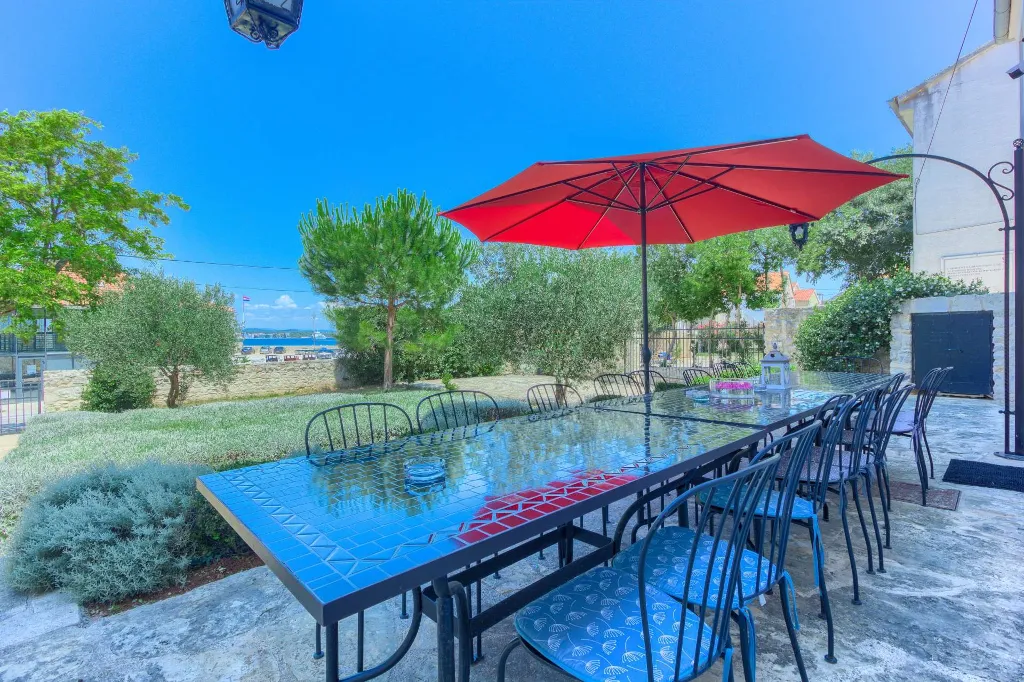 Tkon Villa for 18 Guests with Pool