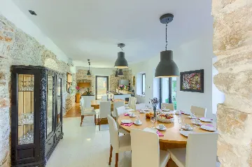 Tkon Villa for 18 Guests with Pool