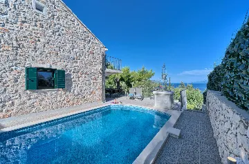 Pool & Sea-View Villa in Gromin Dolac