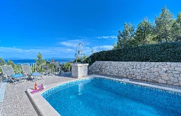 Pool & Sea-View Villa in Gromin Dolac
