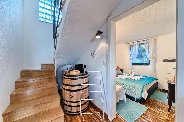 Pool & Sea-View Villa in Gromin Dolac