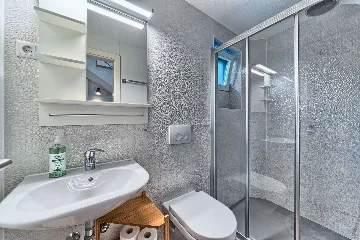 Pool & Sea-View Villa in Gromin Dolac