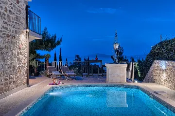 Pool & Sea-View Villa in Gromin Dolac