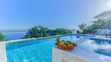 Sea-View Villa with Private Pool in Čelina