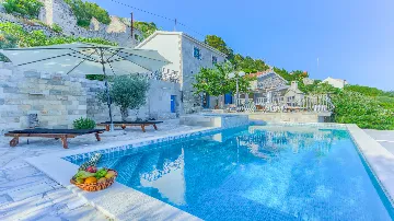 Sea-View Villa with Private Pool in Čelina