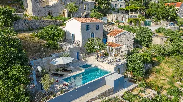 Sea-View Villa with Private Pool in Čelina