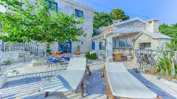 Sea-View Villa with Private Pool in Čelina