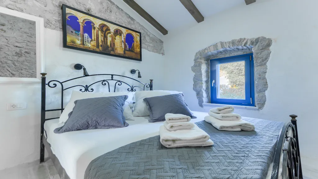 Sea-View Villa with Private Pool in Čelina