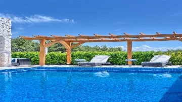 Jelsa Villa for 10 Guests with Heated Pool & Spa