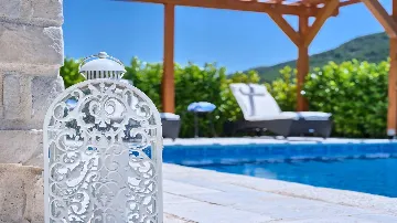 Jelsa Villa for 10 Guests with Heated Pool & Spa