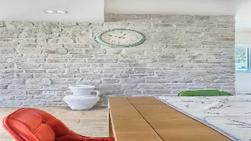 Jelsa Villa for 10 Guests with Heated Pool & Spa