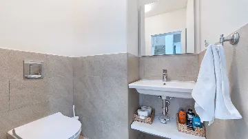 Jelsa Villa for 10 Guests with Heated Pool & Spa