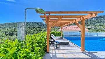 Villa in Jelsa for 10 Guests with Private Pool & Spa