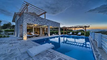 Villa in Jelsa for 10 Guests with Private Pool & Spa