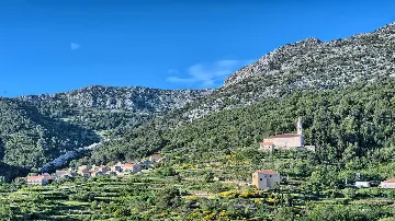 Villa in Jelsa for 10 Guests with Private Pool & Spa