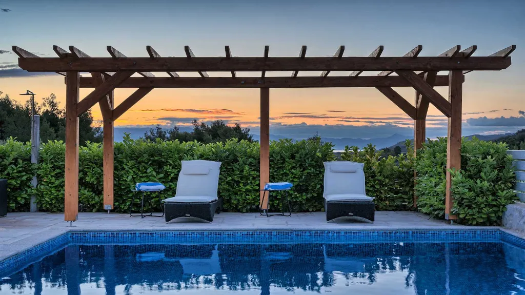 Villa in Jelsa for 10 Guests with Private Pool & Spa