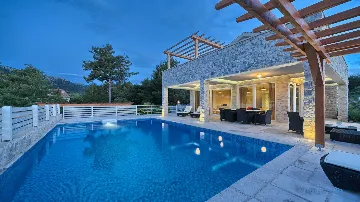 Villa in Jelsa for 10 Guests with Private Pool & Spa