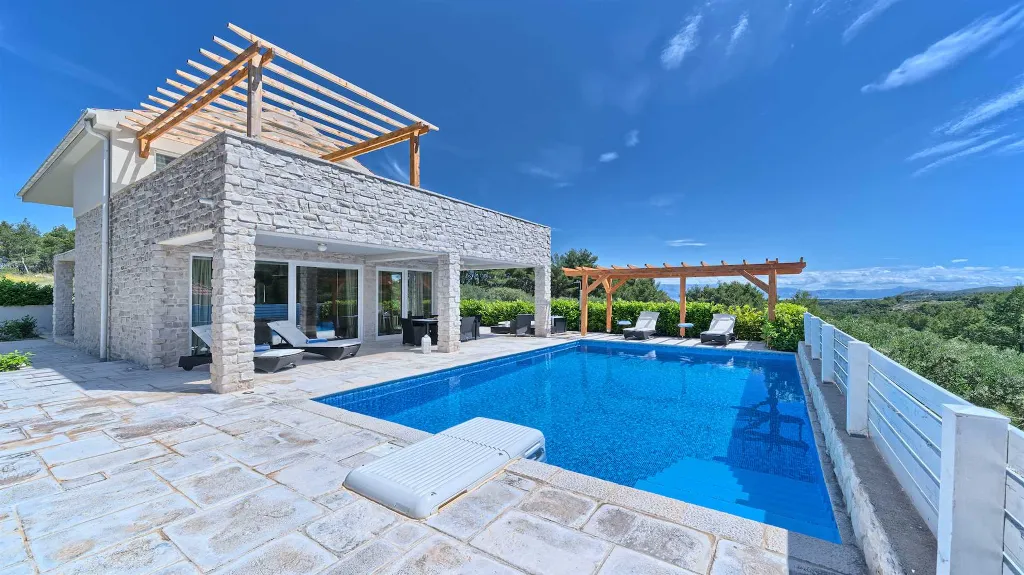 Villa in Jelsa for 10 Guests with Private Pool & Spa