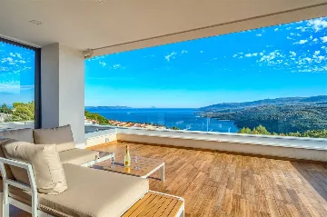 4-Bedroom Villa with Sea Views in Rabac